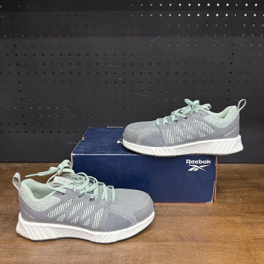 New W Box Womens Reebok Fusion FlexWeave Work Athletic Composite Sneakers Size 7